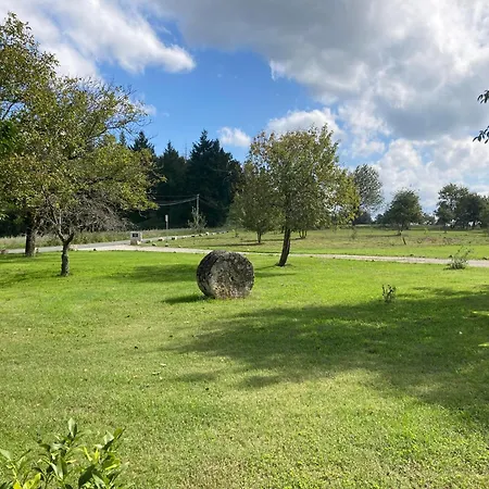 Bed & Breakfast La Ferme De Maraval 3*