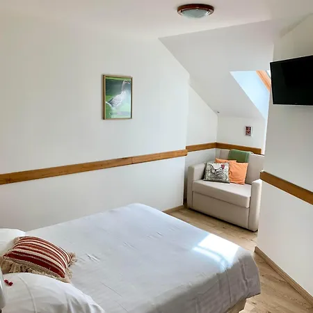 La Ferme De Maraval Bed & Breakfast 3*