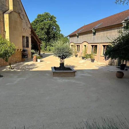 Sarl La Ferme De Maraval Bed & Breakfast 3*