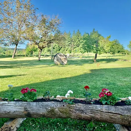 La Ferme De Maraval Bed & Breakfast