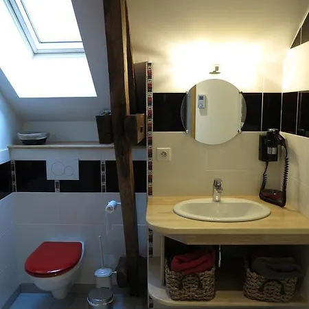 Bed & Breakfast La Ferme De Maraval 3*