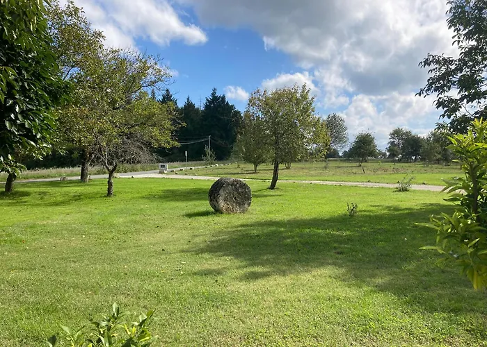 Bed & Breakfast La Ferme De Maraval 3*