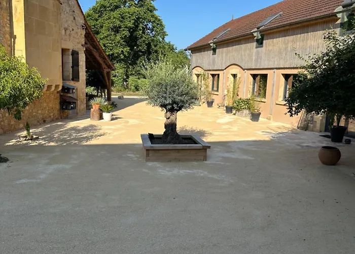 La Ferme De Maraval Bed & Breakfast 3*