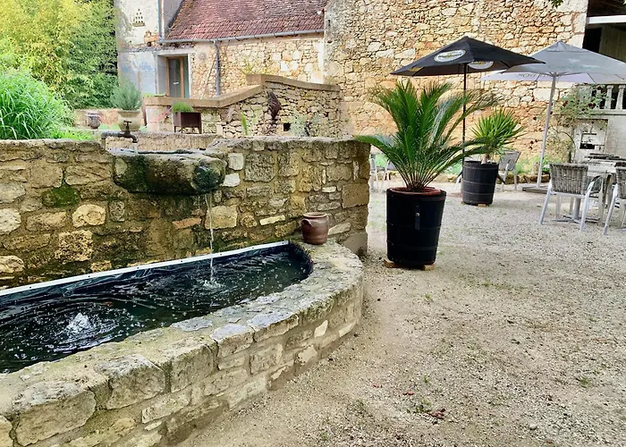 Bed & Breakfast La Ferme De Maraval 3*